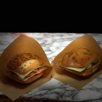 Frukost Combo- Smörgås med Kycklingmortadella